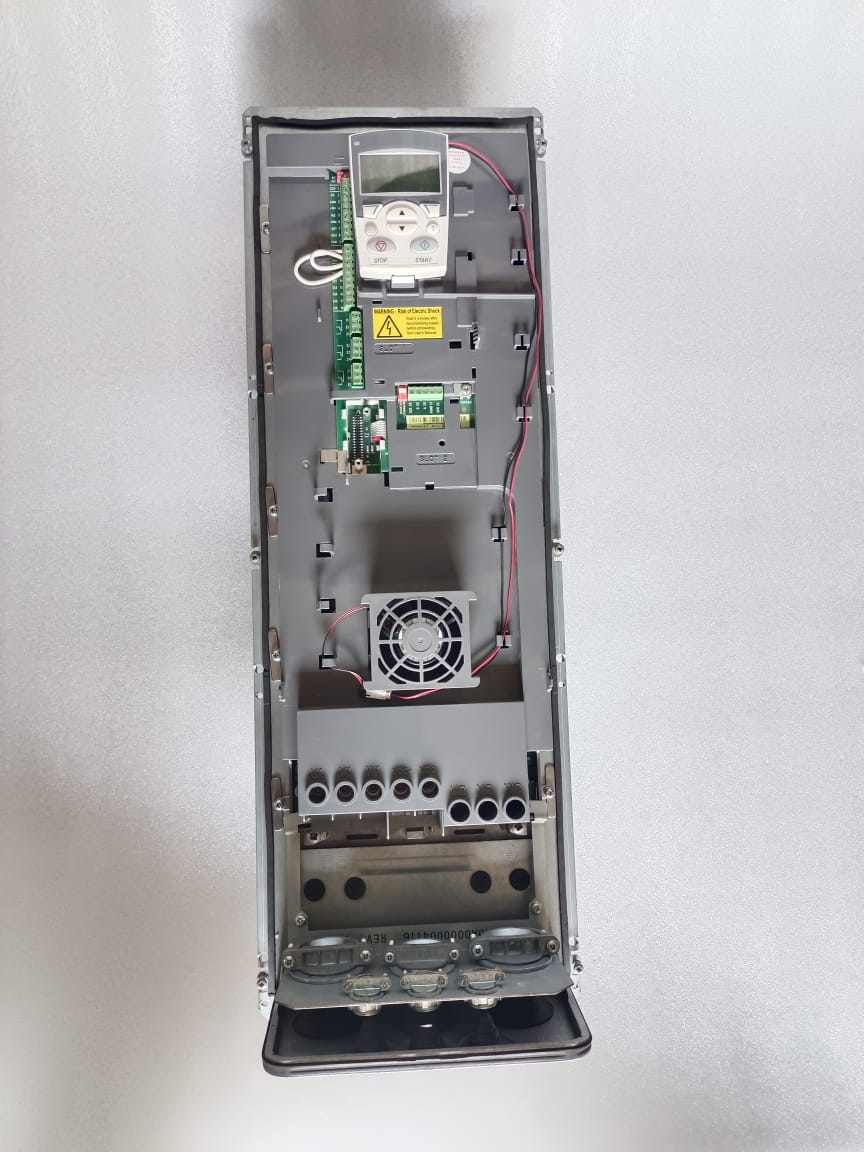 ABB ACS550-01-059A-4+B055 30HP (22 kW) AC Drive – Industrial Variable Frequency Drive (VFD) for HVAC General Purpose Motor Control thumbnail 3