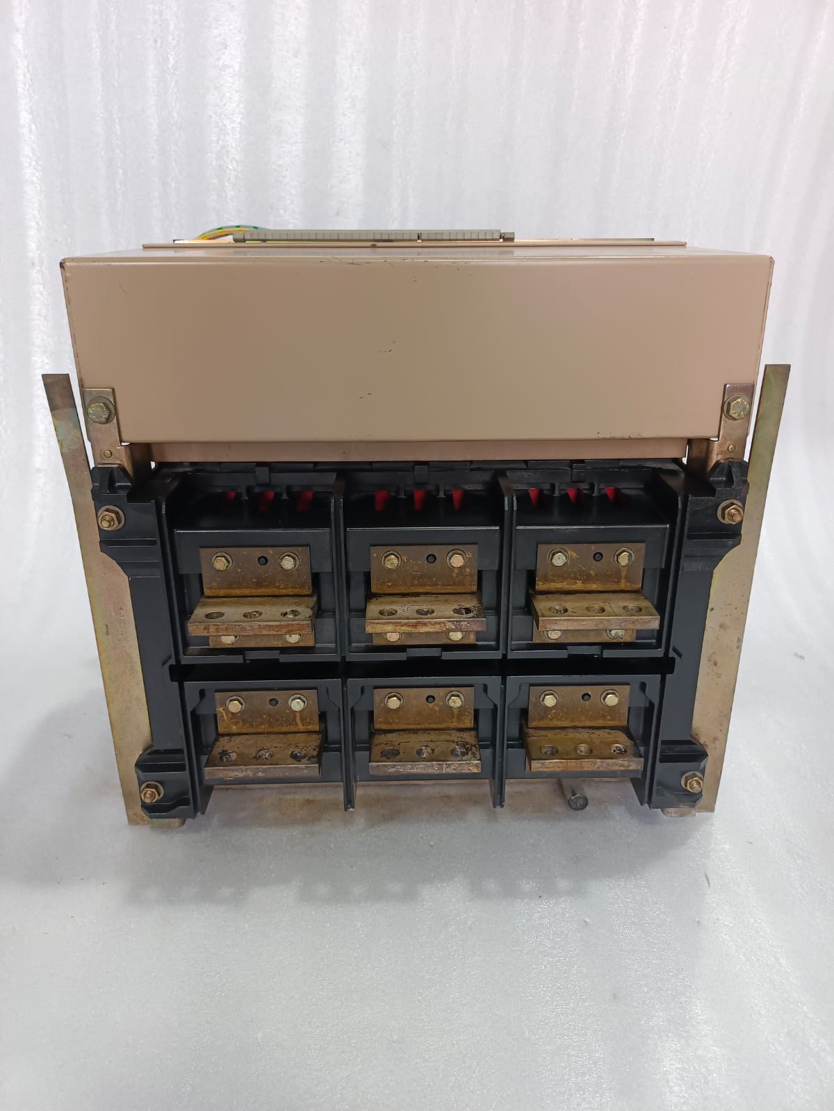 Schneider Electric Merlin Gerin Masterpact M16H1 Air Circuit Breaker 1600A, Drawout Type ACB for Industrial LV Panels thumbnail 7