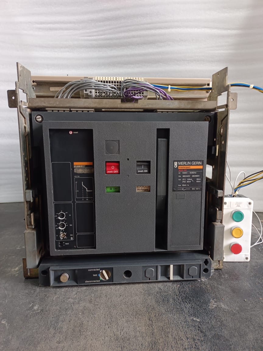 Schneider Electric MERLIN GERIN M20 H2 Air Circuit Breaker MASTERPACT | High Performance Industrial ACB | 2000A MCCB thumbnail 2