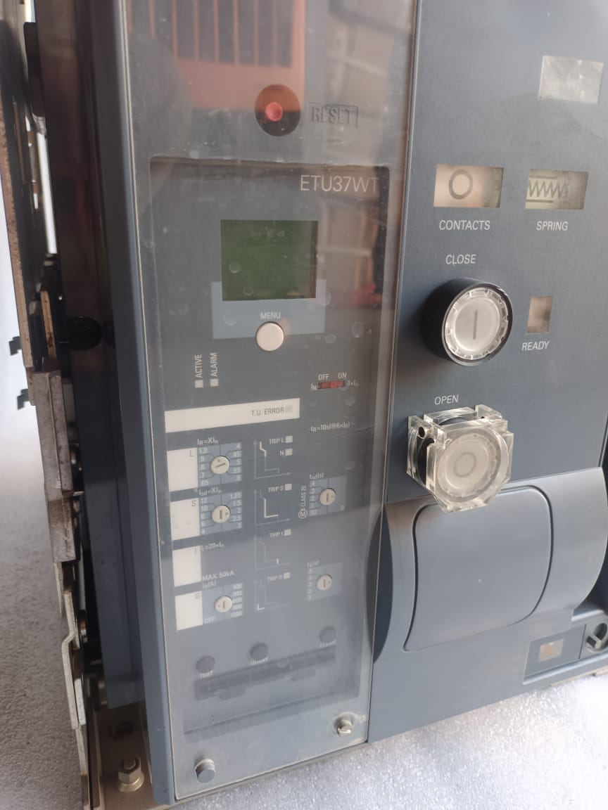 Siemens 3WT8161-6AA03-5AB2 1600A 3-Pole Air Circuit Breaker – High Performance Industrial ACB thumbnail 4