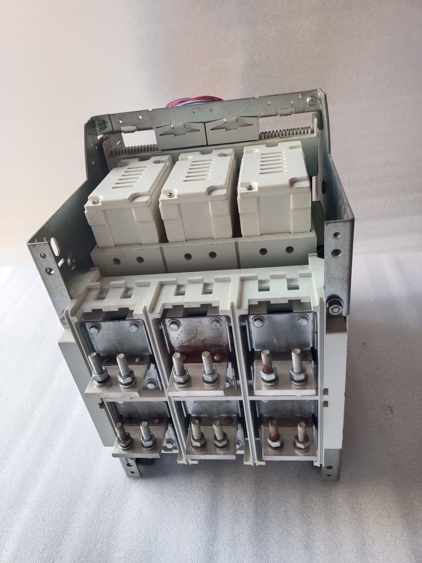 Siemens 3WT8 1000A 3-Pole Air Circuit Breaker (ACB) – Model 3WT8101-6AA03-5AB2 | High Performance Power Protection Solution thumbnail 11