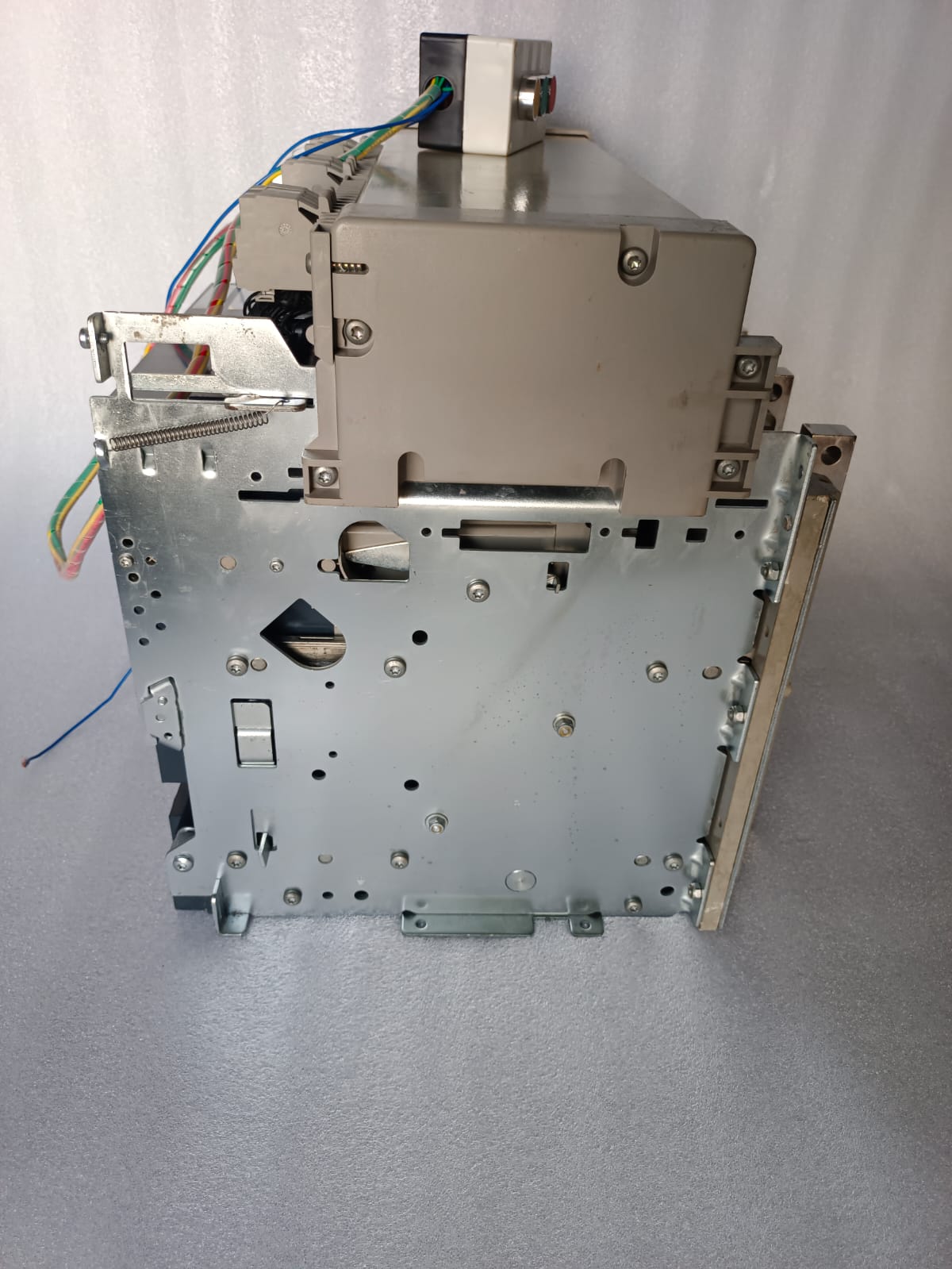 Schneider Electric Masterpact NW40 H1 Air Circuit Breaker (ACB) | High Performance Industrial Grade 4000A Circuit Breaker thumbnail 6