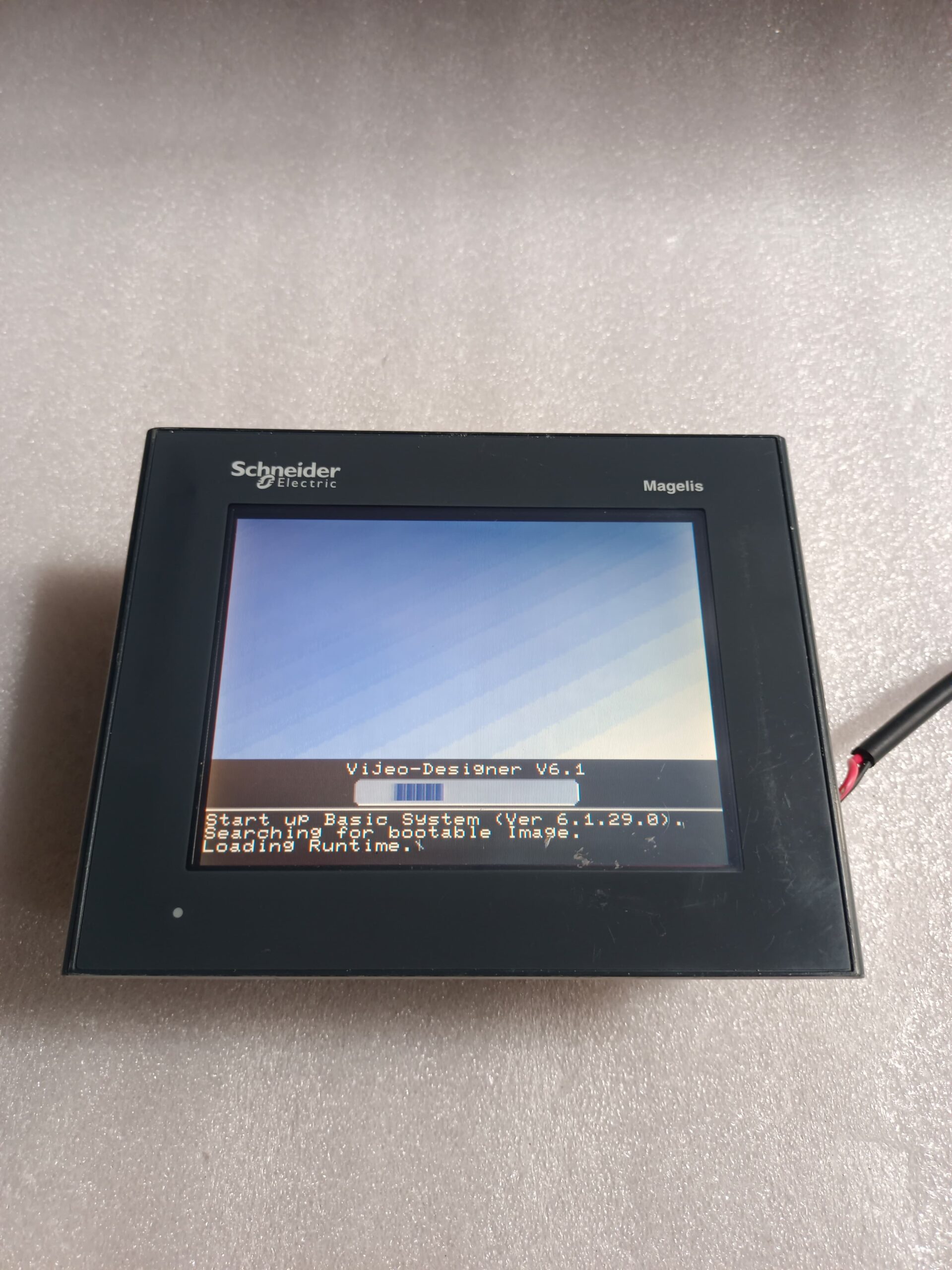 Schneider XBTGT2110 5.7 And Monochrome Touch Panel HMI | STN Display | Industrial Human Machine Interface thumbnail 8