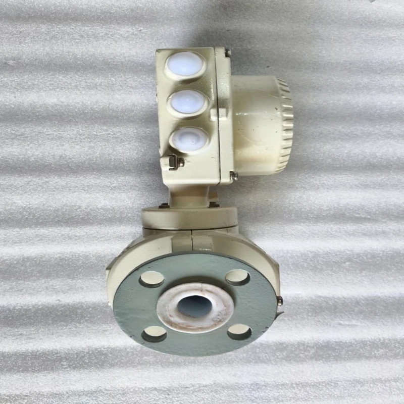 ABB FEP311025A1S2A1B1A1A0A1B1C1H1T3 ProcessMaster 300 Electromagnetic Flowmeter thumbnail 3