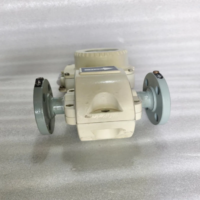 ABB FEP311025A1S2A1B1A1A0A1B1C1H1T3 ProcessMaster 300 Electromagnetic Flowmeter thumbnail 4