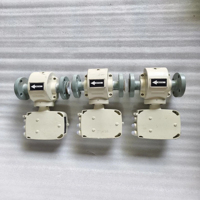 ABB FEP311040A1S2A1B1A1A0A1B1C1H1T3 ProcessMaster 300 Electromagnetic Flowmeter thumbnail 4