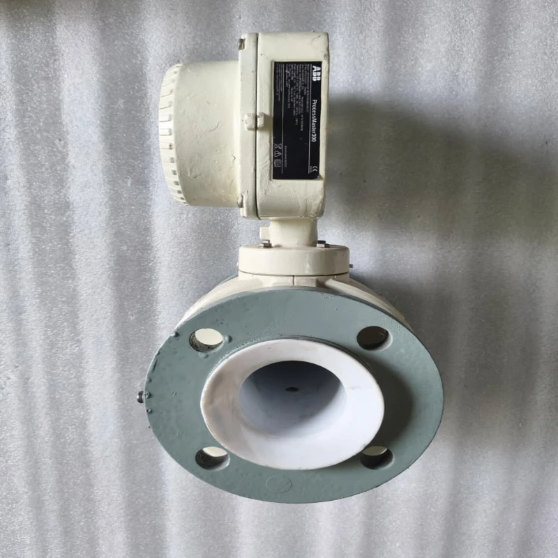 ABB FEP311065A1S2A1B1A1A0A1B1C1H1T3 ProcessMaster 300 Electromagnetic Flowmeter thumbnail 2