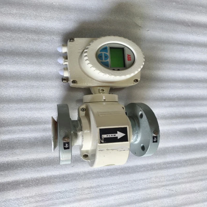 ABB FEP311065A1S2A1B1A1A0A1B1C1H1T3 ProcessMaster 300 Electromagnetic Flowmeter thumbnail 4