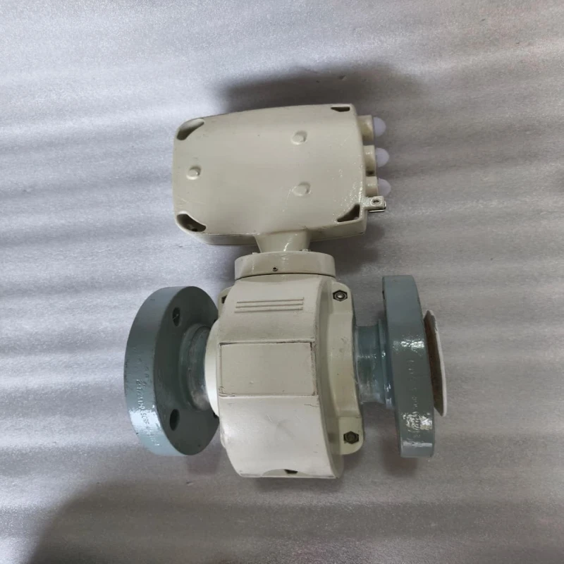 ABB FEP311065A1S2A1B1A1A0A1B1C1H1T3 ProcessMaster 300 Electromagnetic Flowmeter thumbnail 6