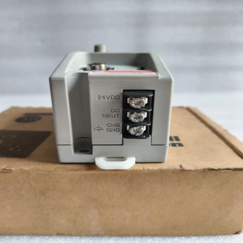 Allen-Bradley 1761-NET-AIC Advanced Interface Converter Module for DH-485 RS-232 And RS-485 Communication thumbnail 5