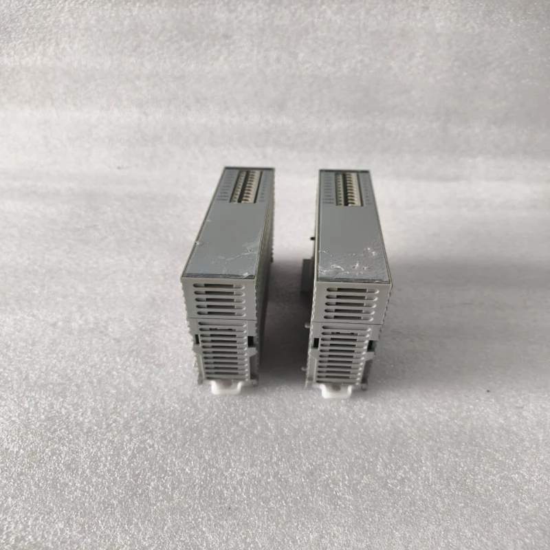 AZBIL RY5008S0000-T Digital Input I/O Module thumbnail 2