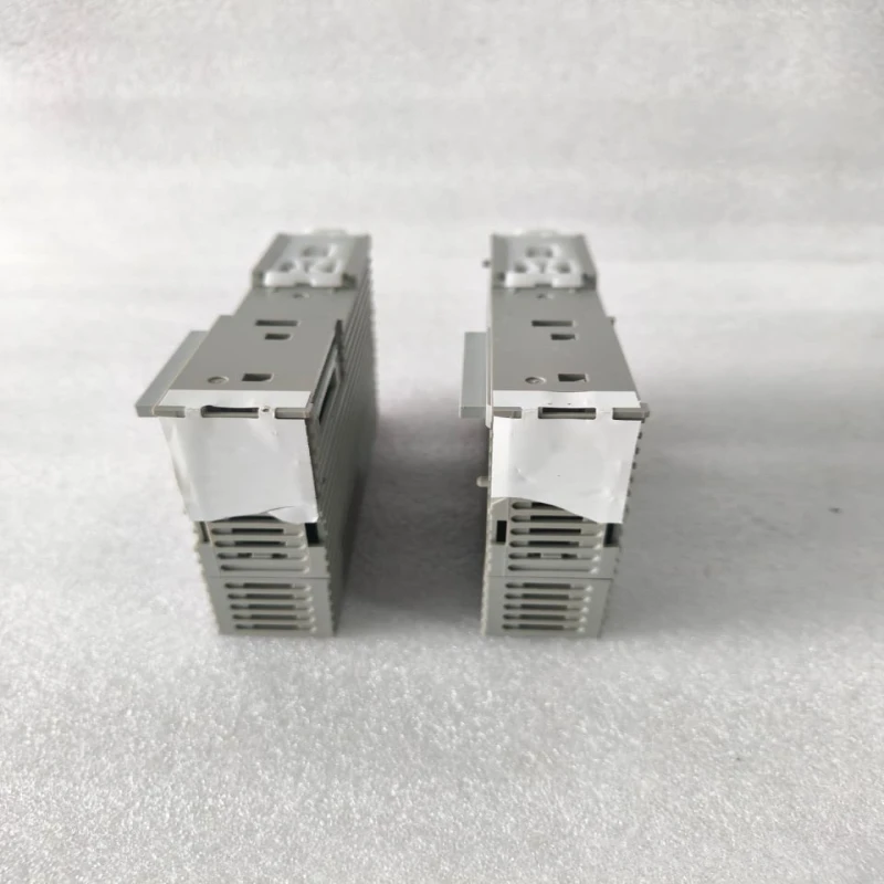 AZBIL RY5008S0000-T Digital Input I/O Module thumbnail 6