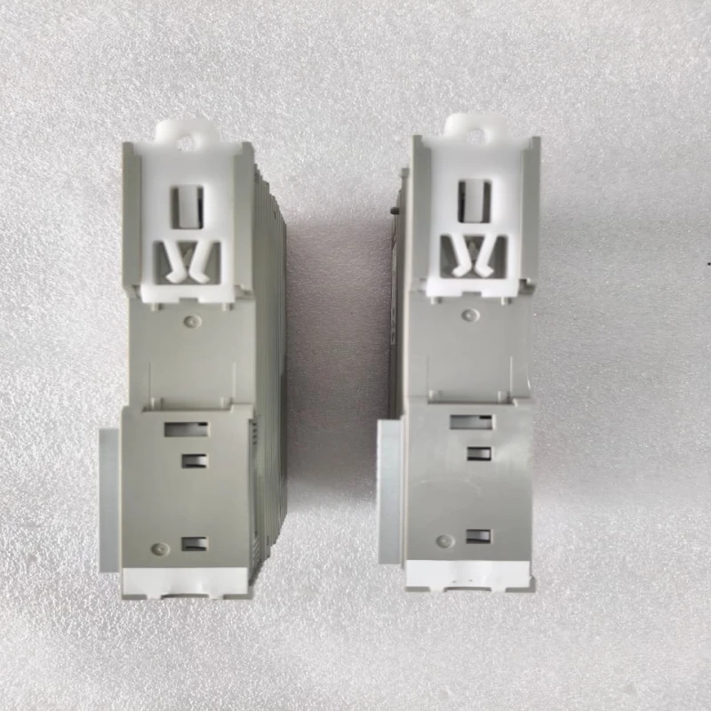 AZBIL RY5008S0000-T Digital Input I/O Module thumbnail 7