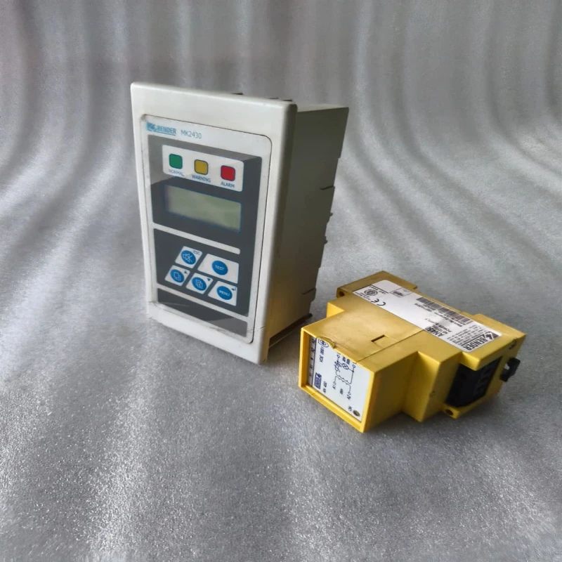 BENDER B95100002 MK2430-12 Remote Alarm Indicator Test Unit thumbnail 2