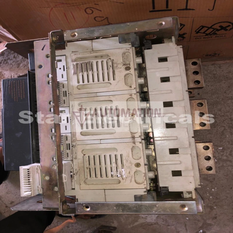 Siemens 3WL1232 3-Pole 3200A Air Circuit Breaker (ACB) thumbnail 2