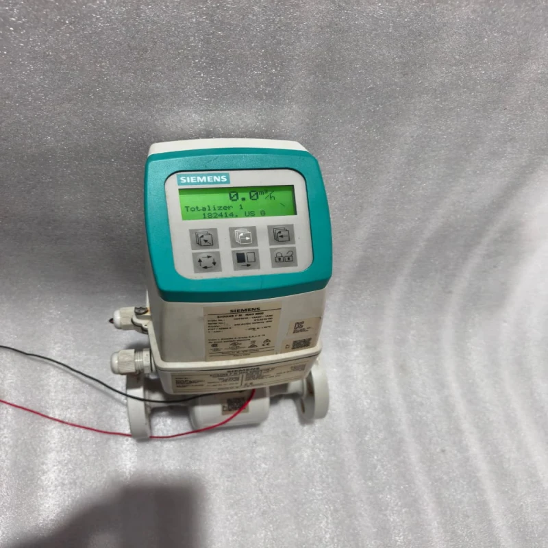 Siemens 7ME6910-1AA30-1AA0 MAG 5000 Electromagnetic Flowmeter Transmitter with Display thumbnail 2