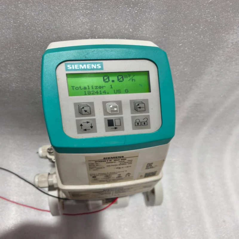 Siemens 7ME6910-1AA30-1AA0 MAG 5000 Electromagnetic Flowmeter Transmitter with Display thumbnail 3
