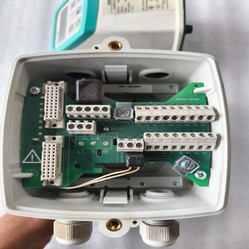 Siemens 7ME6910-1AA30-1AA0 MAG 5000 Electromagnetic Flowmeter Transmitter with Display thumbnail 5
