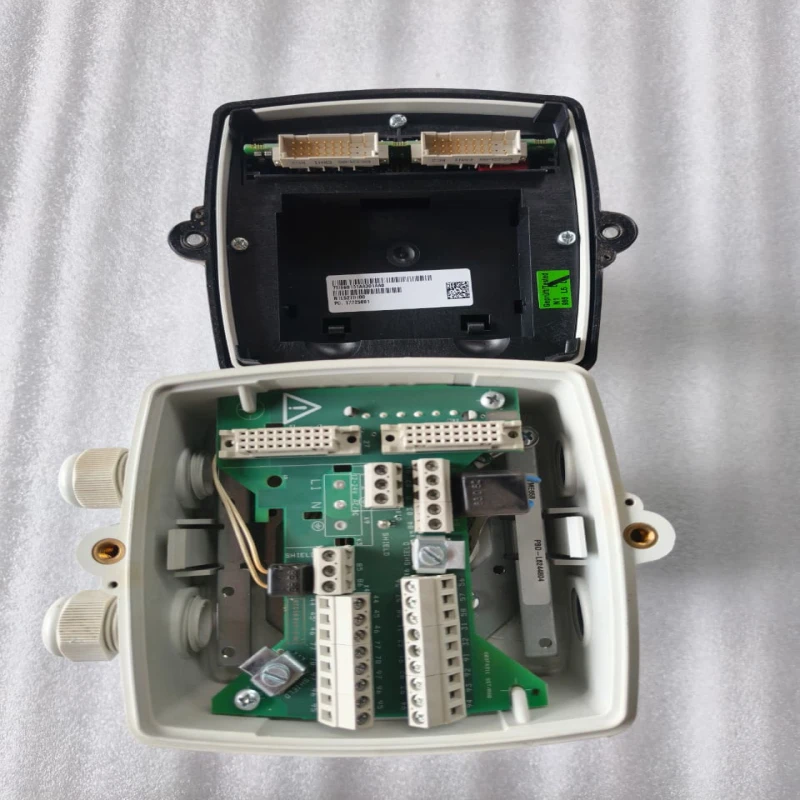 Siemens 7ME6910-1AA30-1AA0 MAG 5000 Electromagnetic Flowmeter Transmitter with Display thumbnail 6