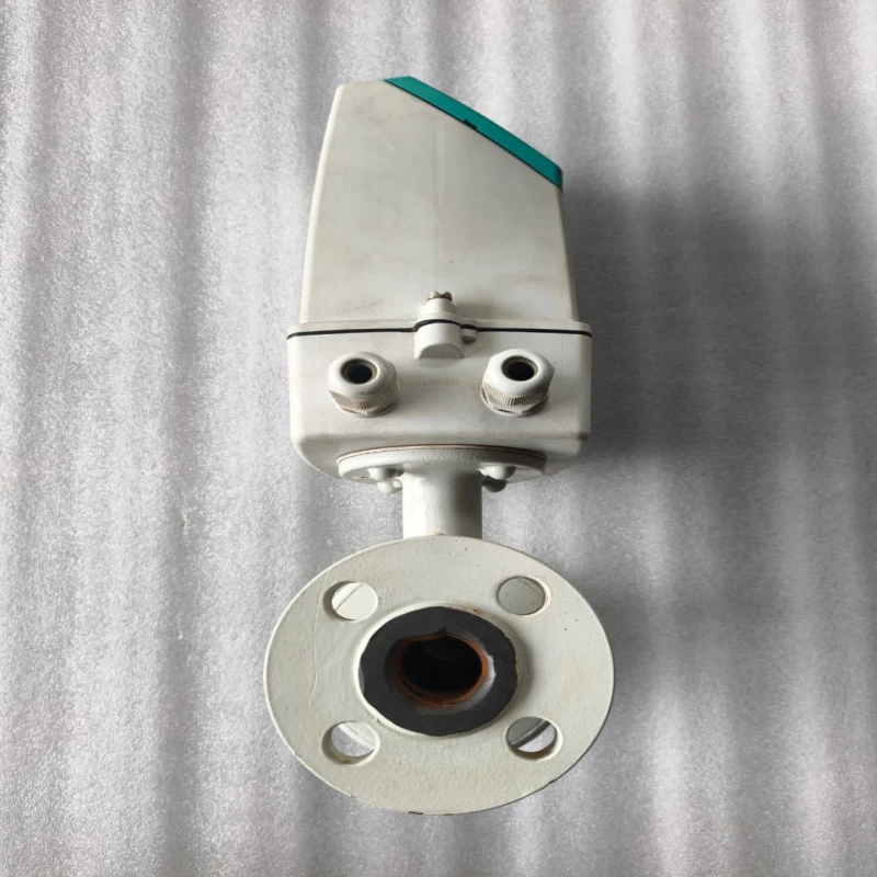 Siemens 7ME6910-1AA30-1AA0 MAG 5000 Electromagnetic Flowmeter Transmitter with Display thumbnail 8
