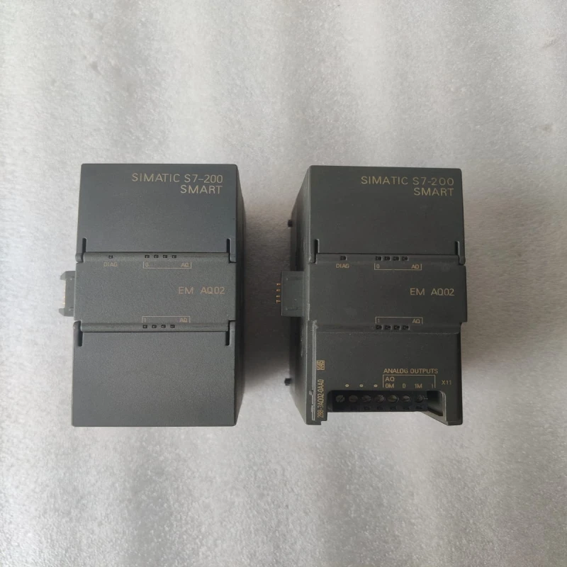 Siemens SIMATIC S7-200 SMART Analog Output Module 6ES7 288-3AQ02-0AA0 – 2 Channel AO, 12 Bit Resolution, Voltage/Current Output thumbnail 7