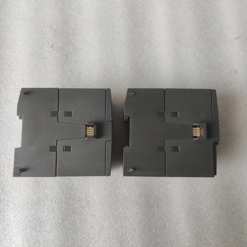 Siemens SIMATIC S7-200 SMART Analog Output Module 6ES7 288-3AQ02-0AA0 – 2 Channel AO, 12 Bit Resolution, Voltage/Current Output thumbnail 8